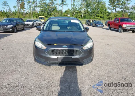 2015 Ford Focus Se z USA, uszkodzony, nr VIN 1FADP3FE5FL298477